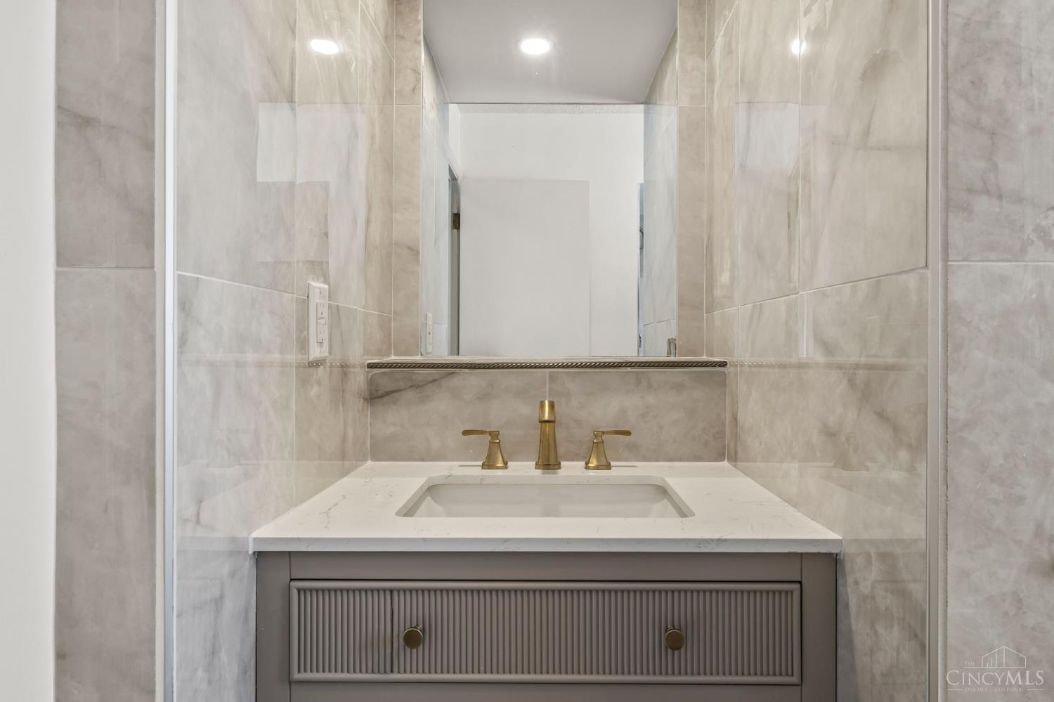 10 Forest Glen Drive