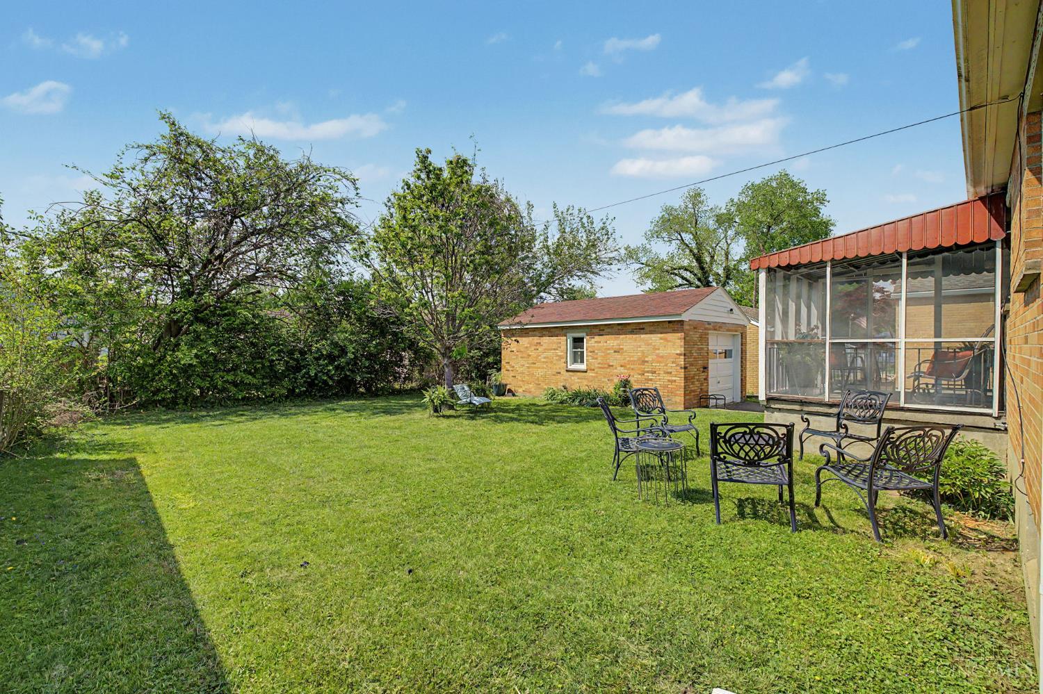 10 Forest Glen Drive