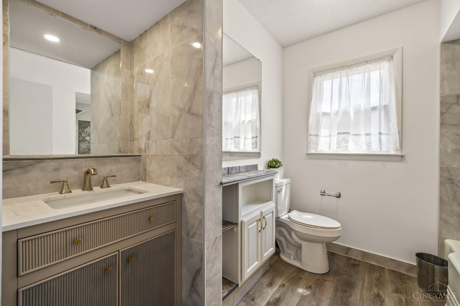 10 Forest Glen Drive