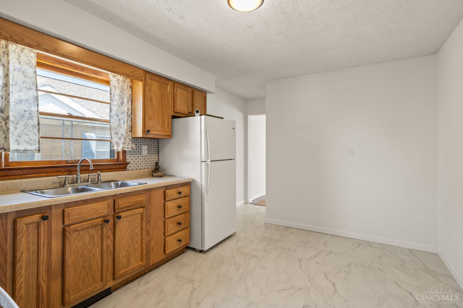 10 Forest Glen Drive