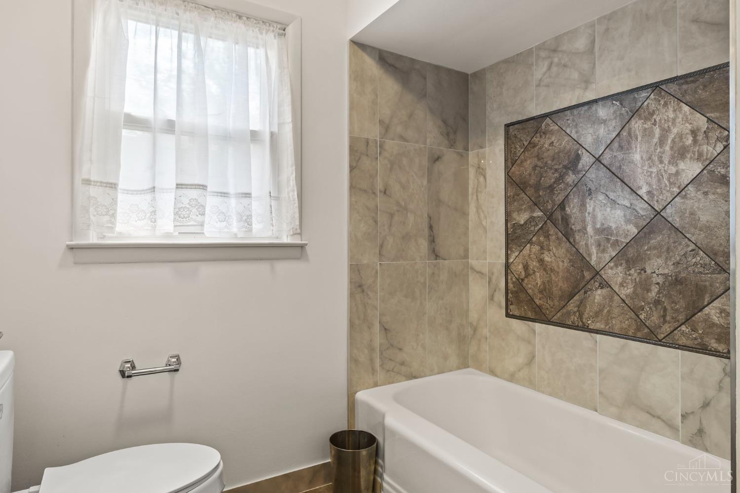 10 Forest Glen Drive