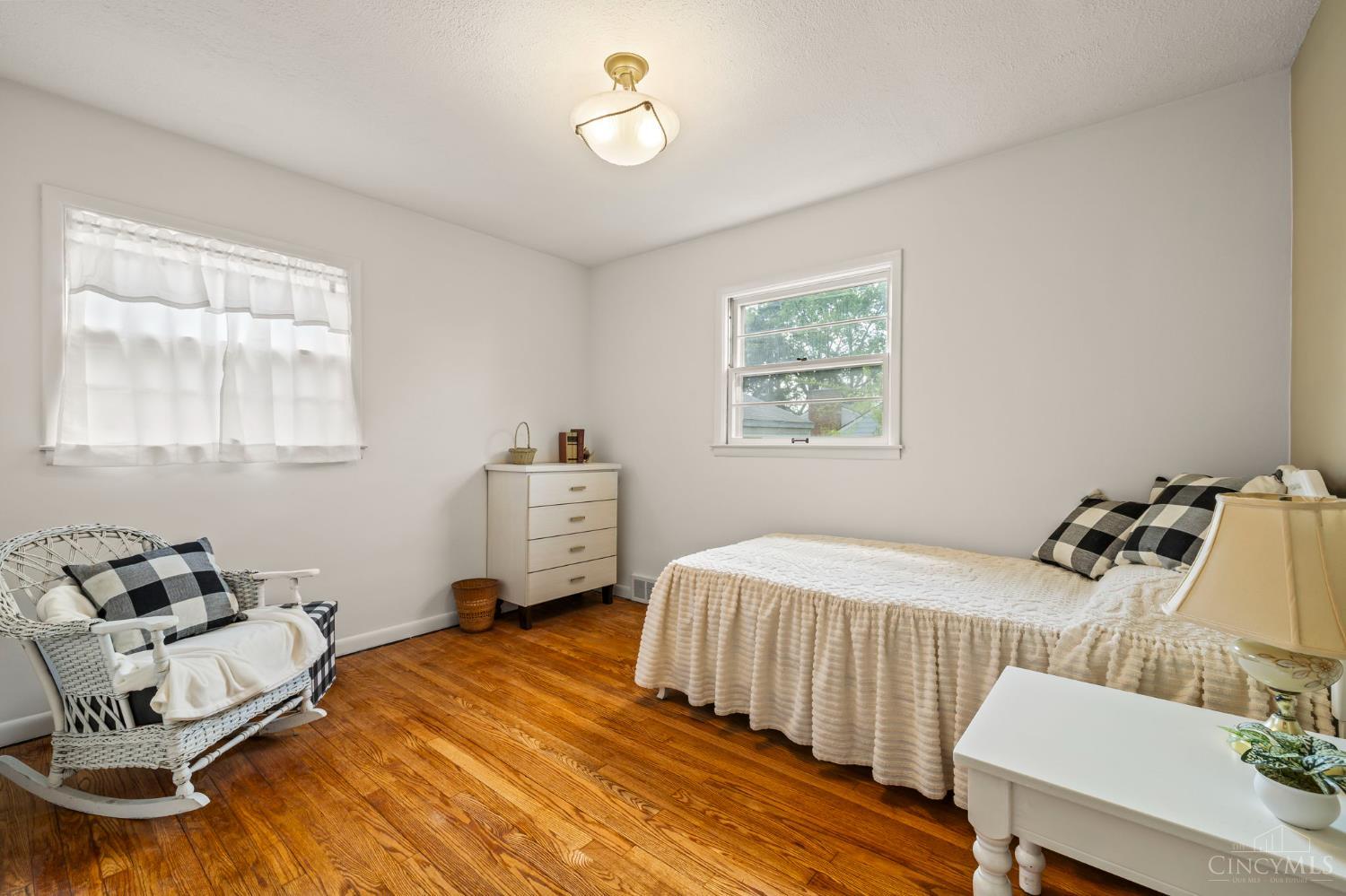 10 Forest Glen Drive