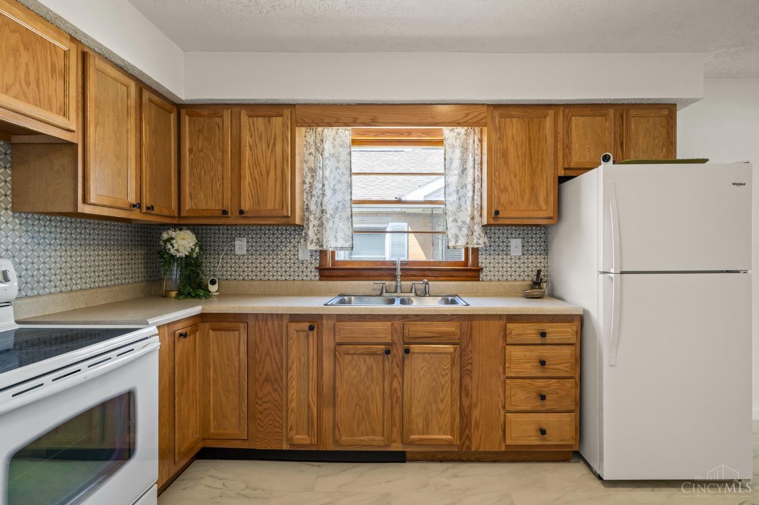 10 Forest Glen Drive