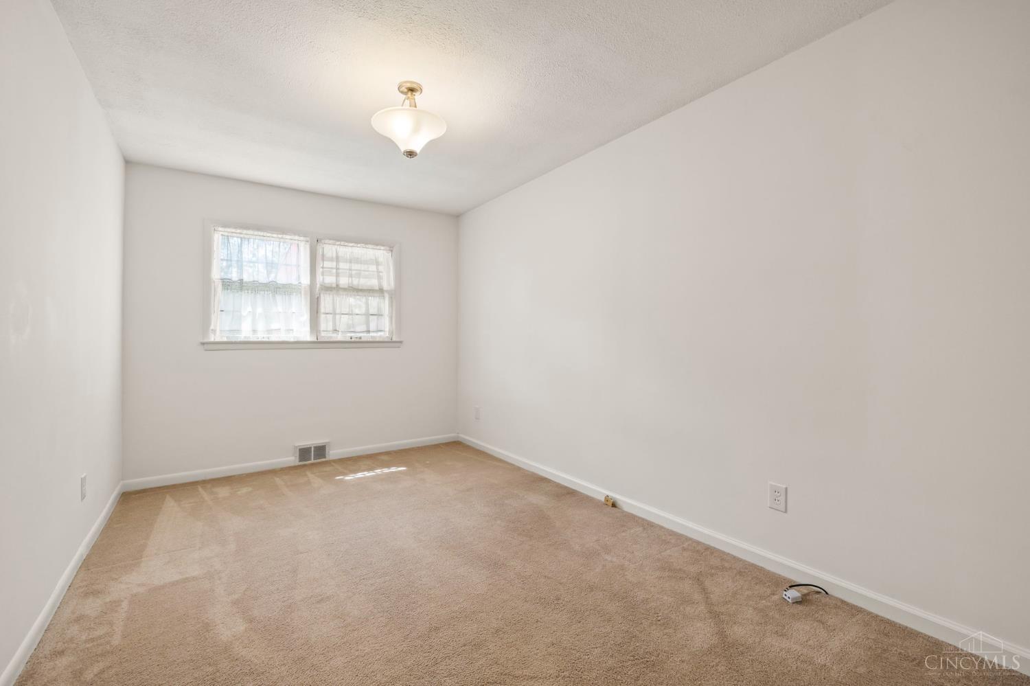 10 Forest Glen Drive