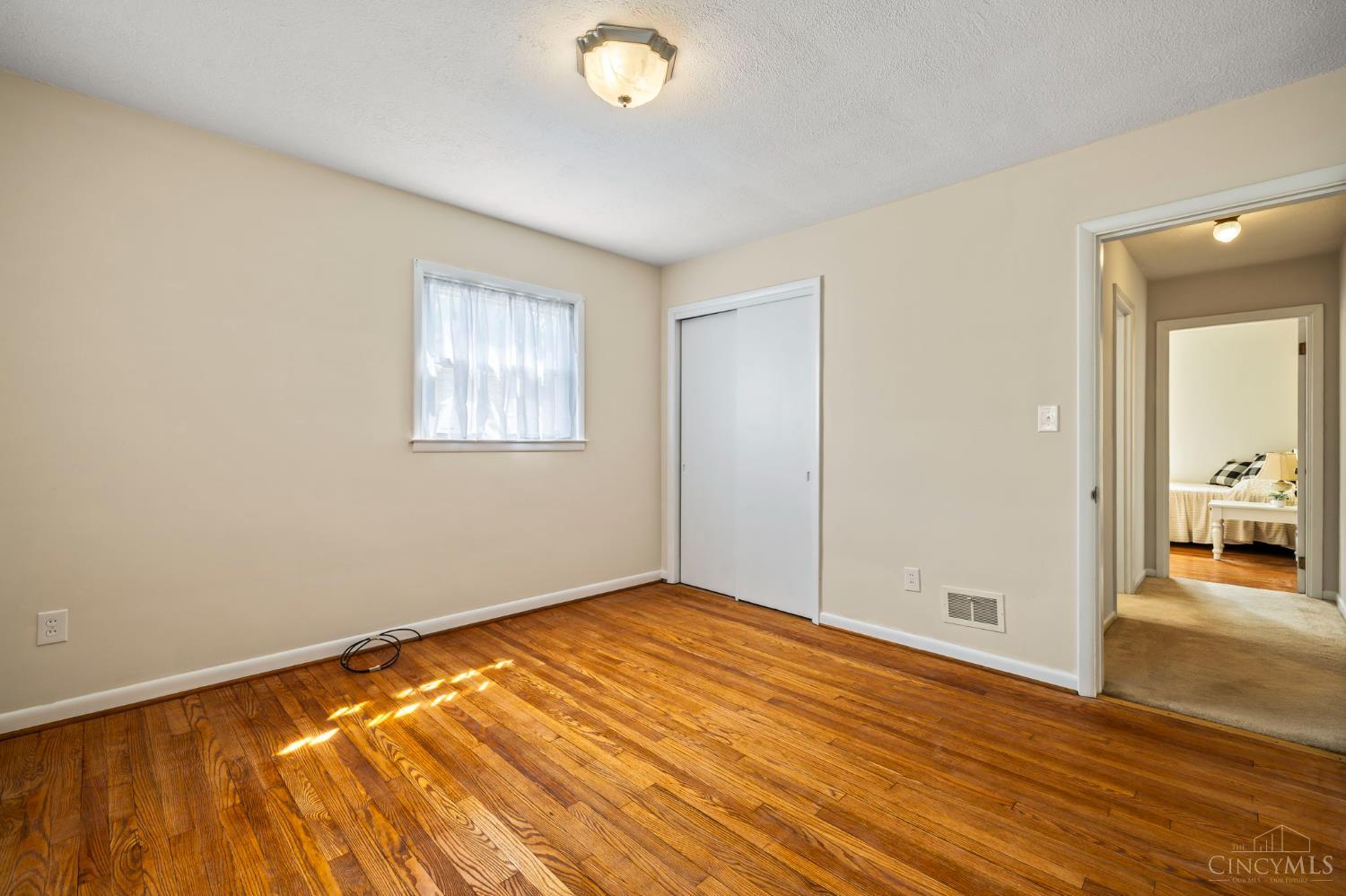 10 Forest Glen Drive