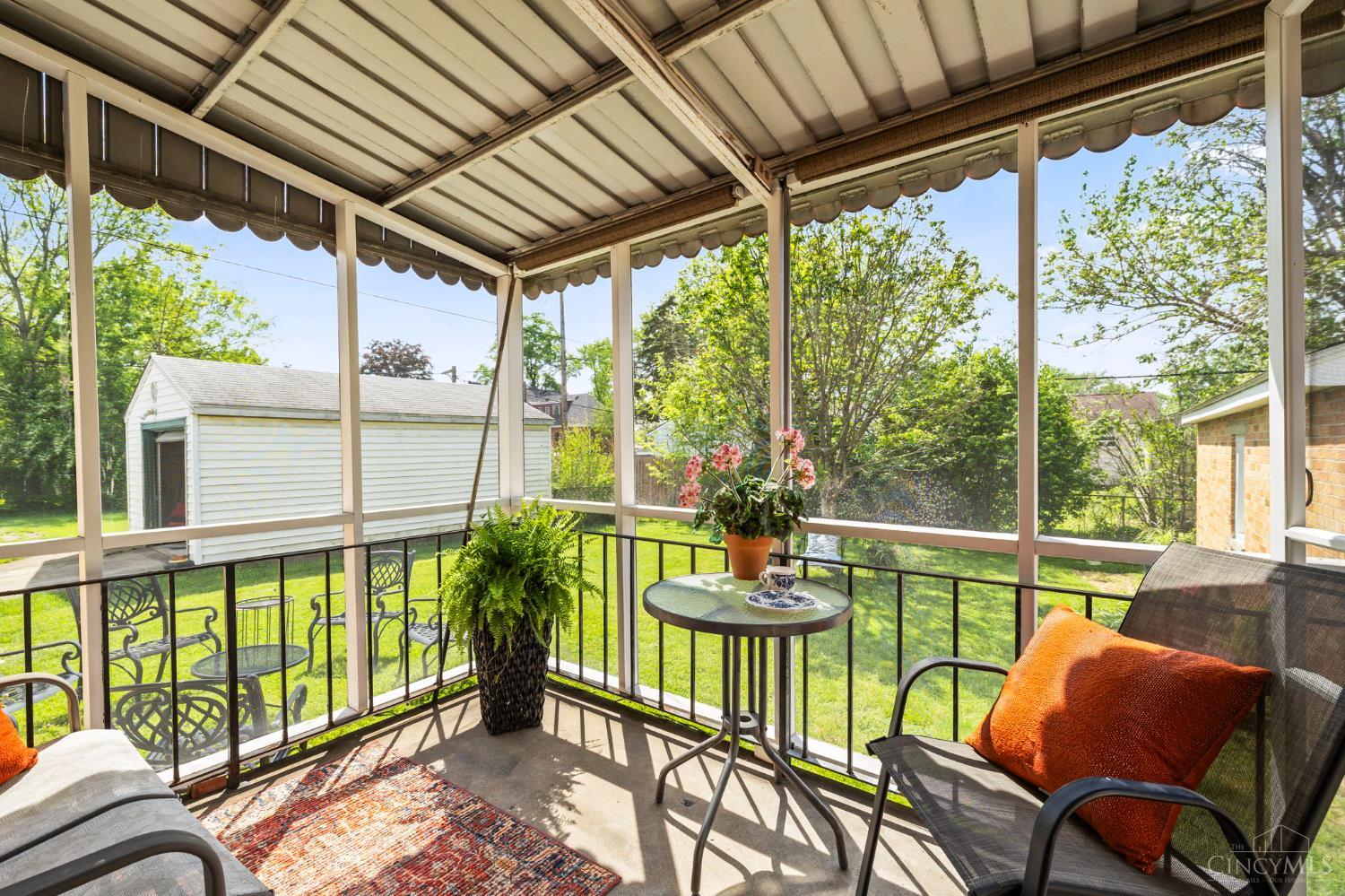 10 Forest Glen Drive