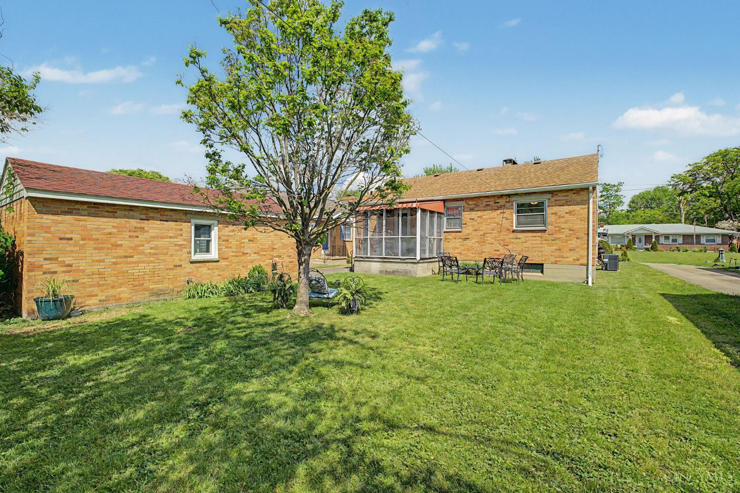 10 Forest Glen Drive