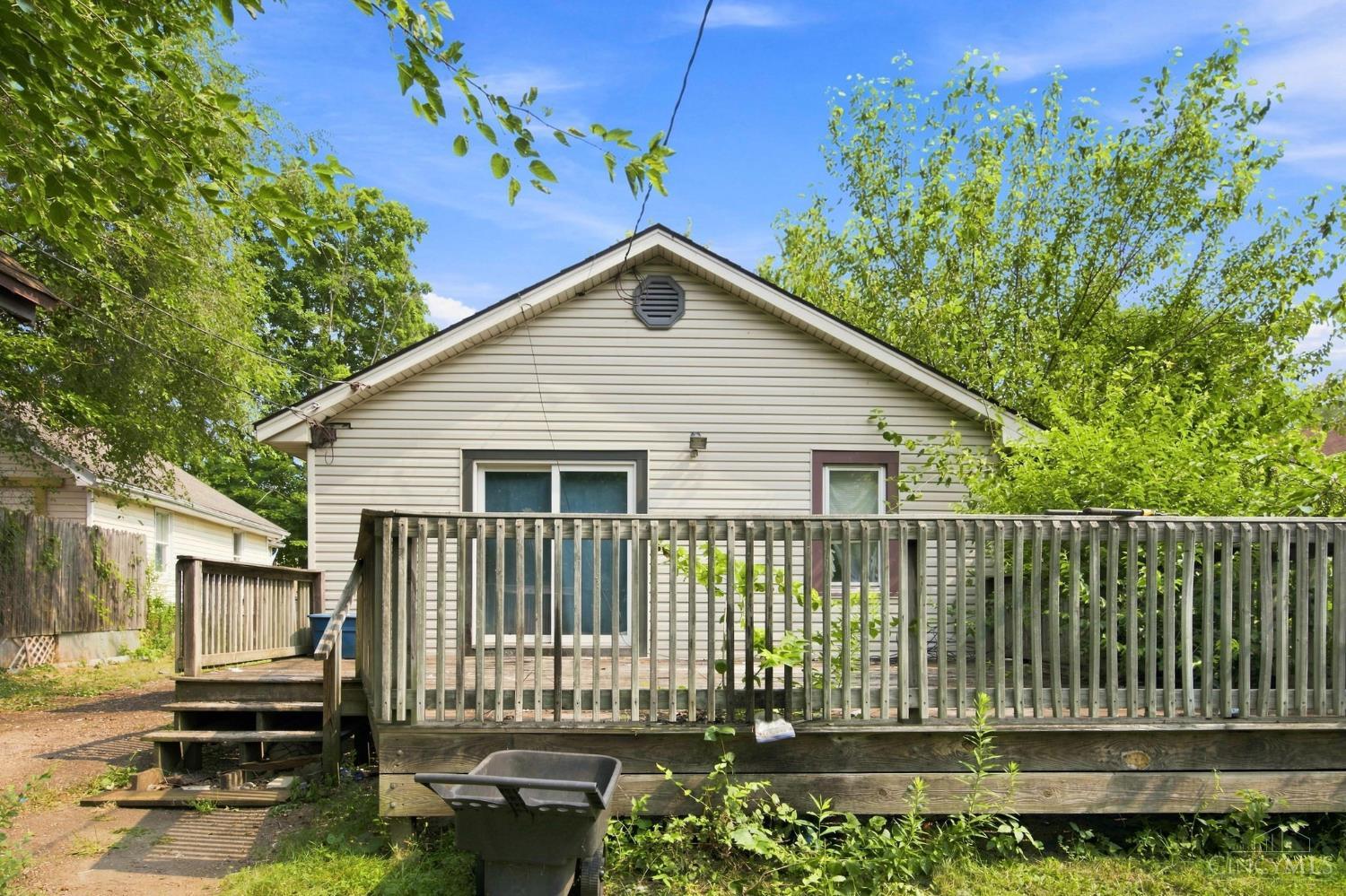 2125 Winona Drive