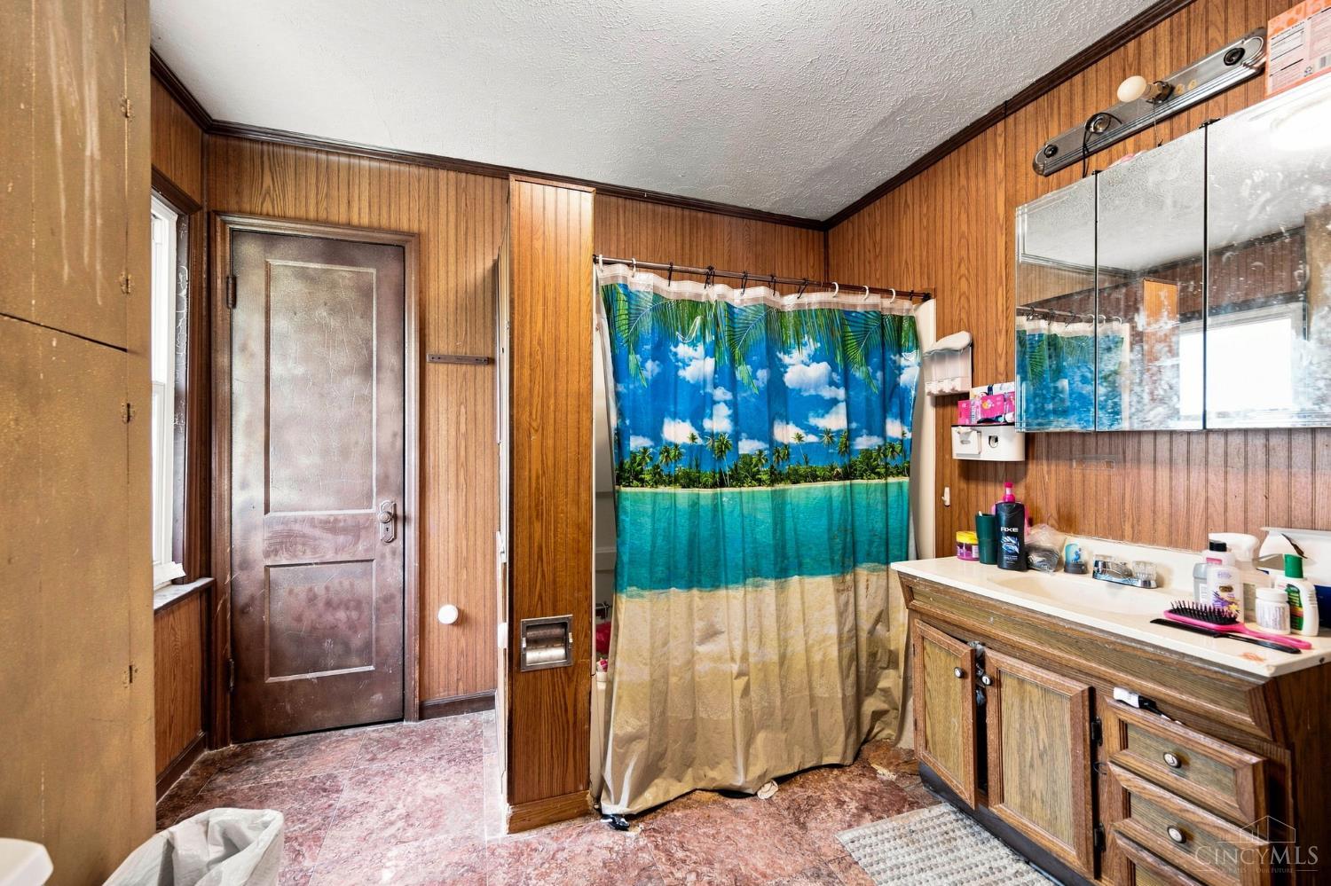 2125 Winona Drive