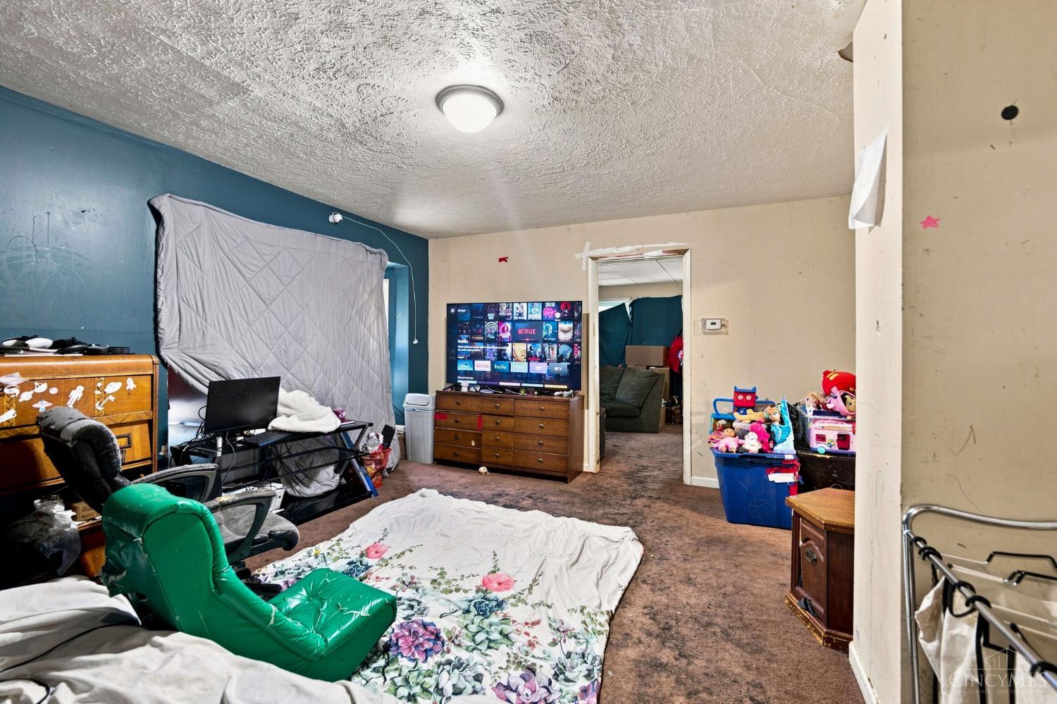 2125 Winona Drive