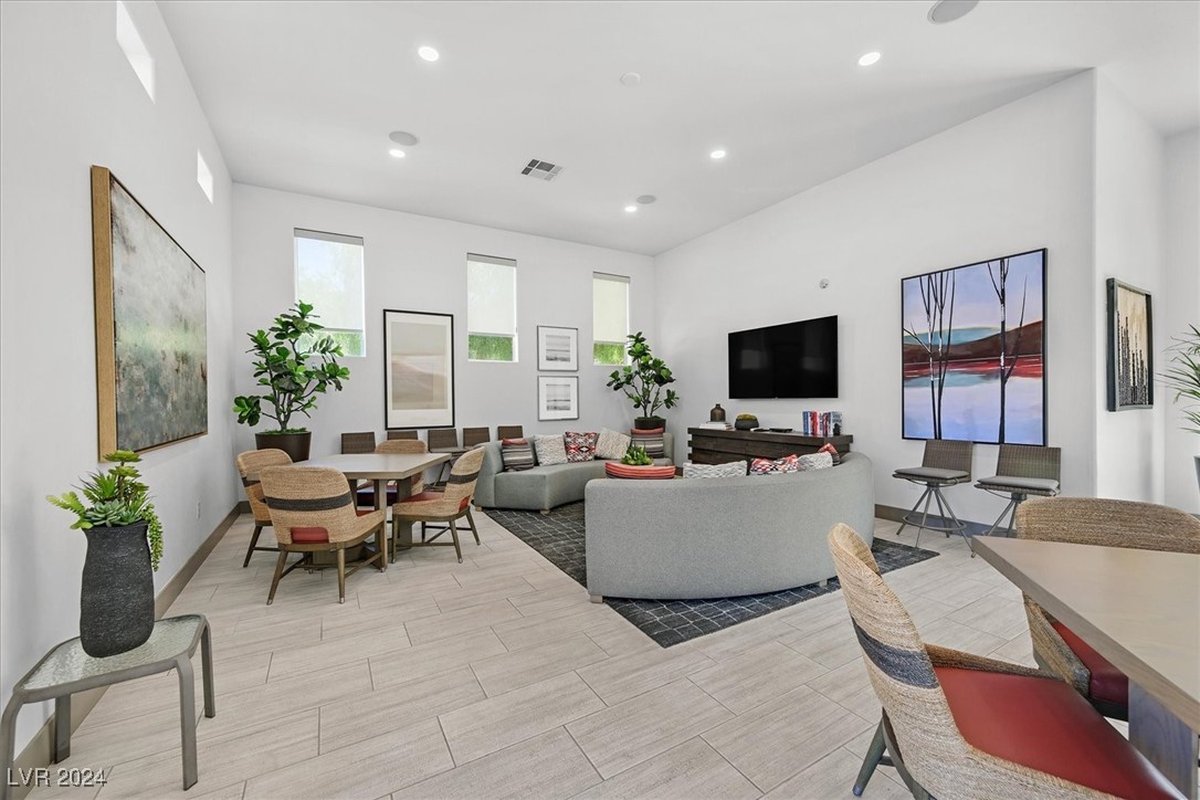 2555 Hampton Road 9108