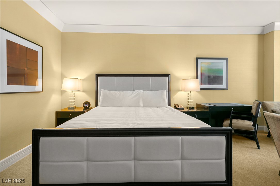 2000 North Fashion Show Drive 3808