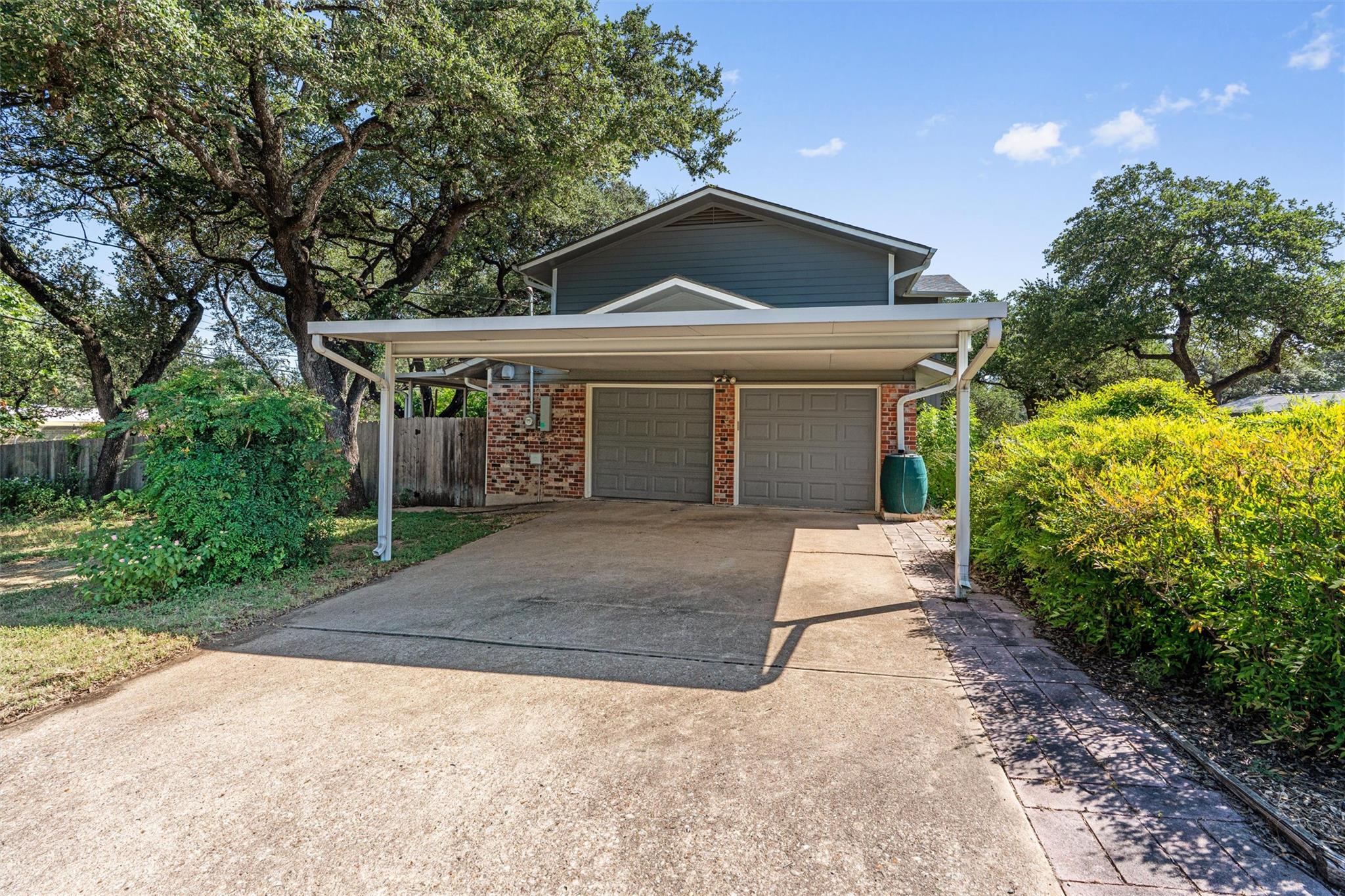 8300 Grayledge DR