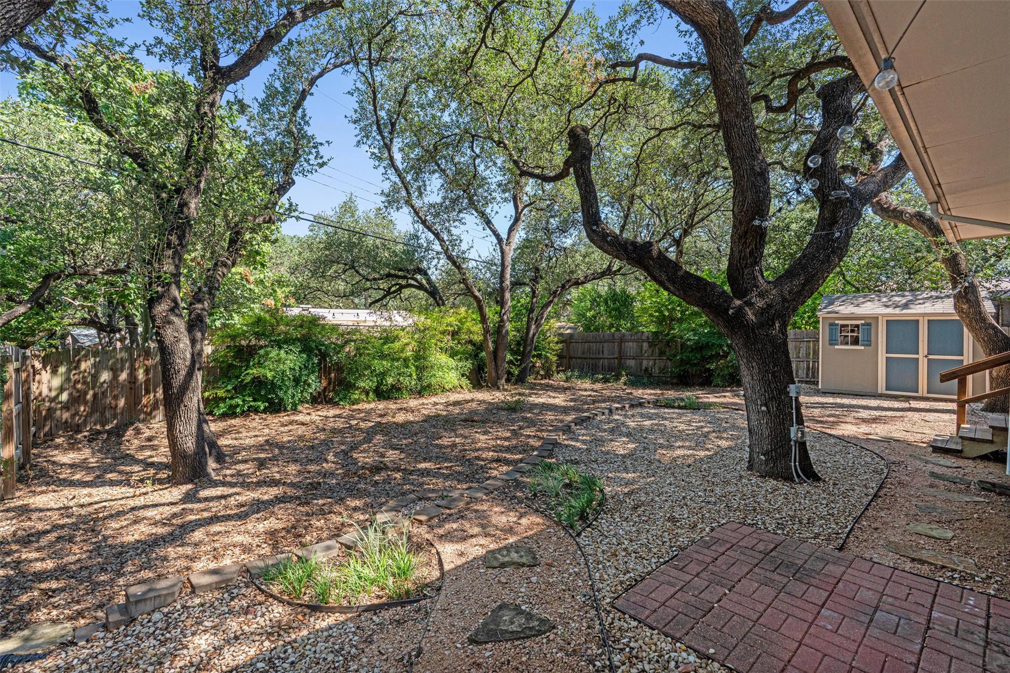 8300 Grayledge DR