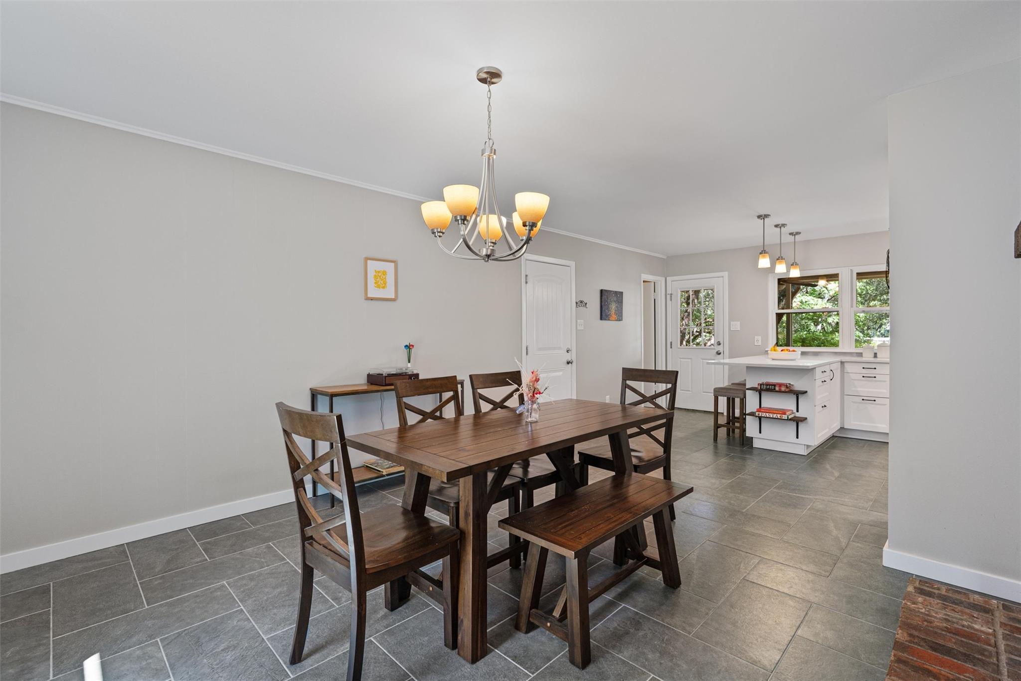 8300 Grayledge DR