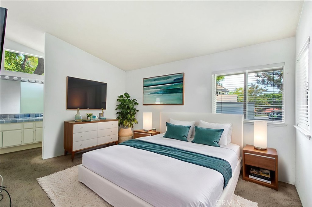 1050 Windmill Lane