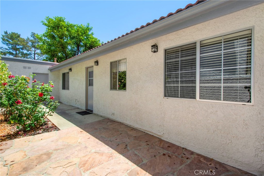 1050 Windmill Lane