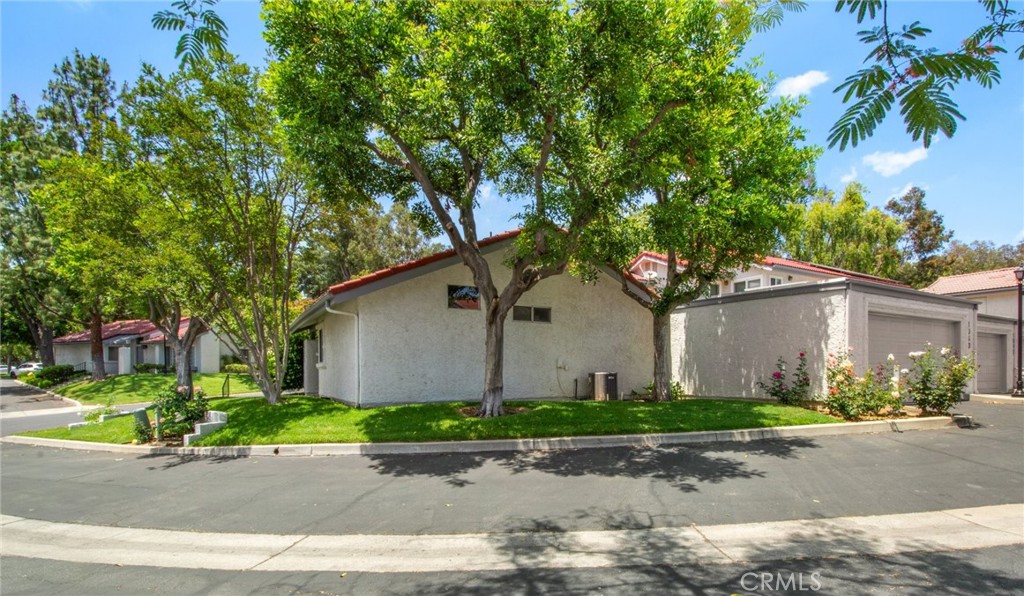 1050 Windmill Lane