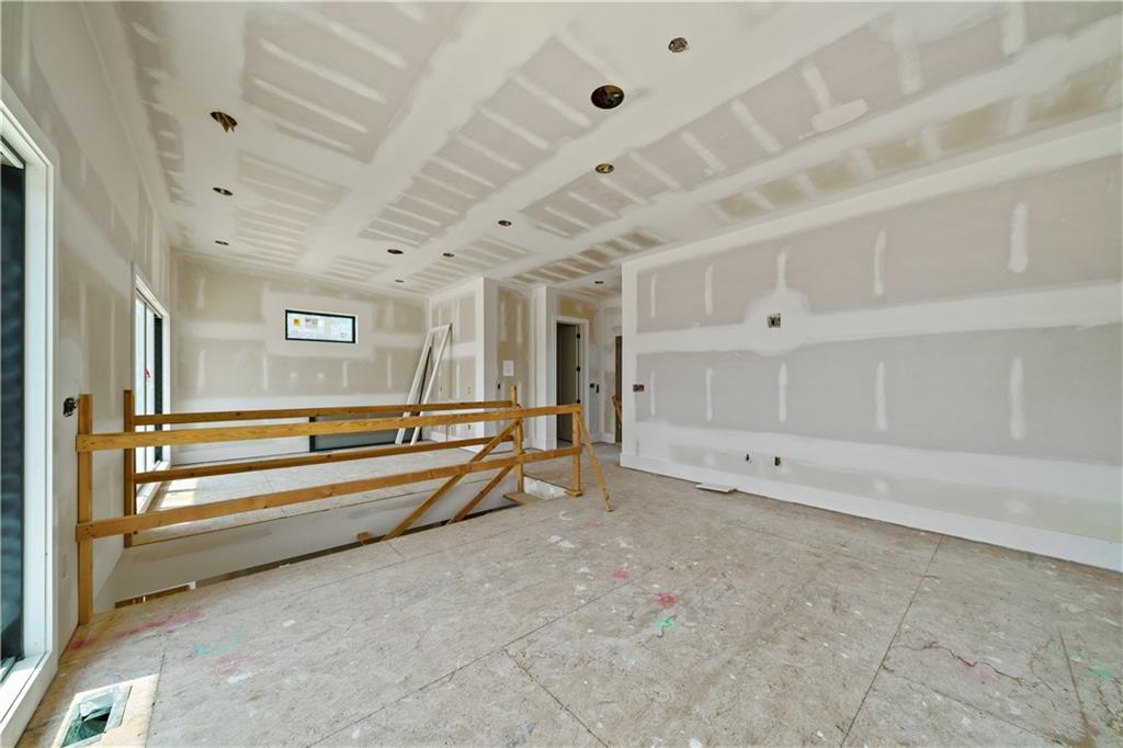 1210 W 48th Street
