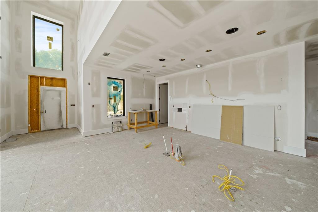 1210 W 48th Street