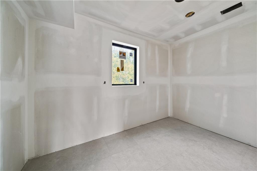 1210 W 48th Street