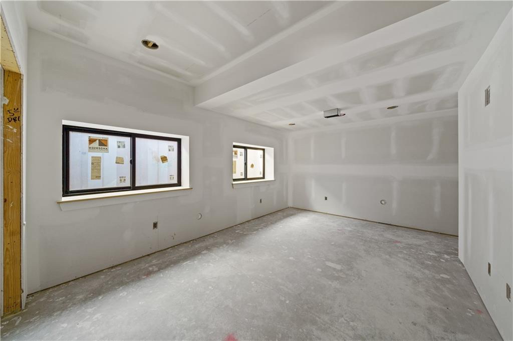 1210 W 48th Street
