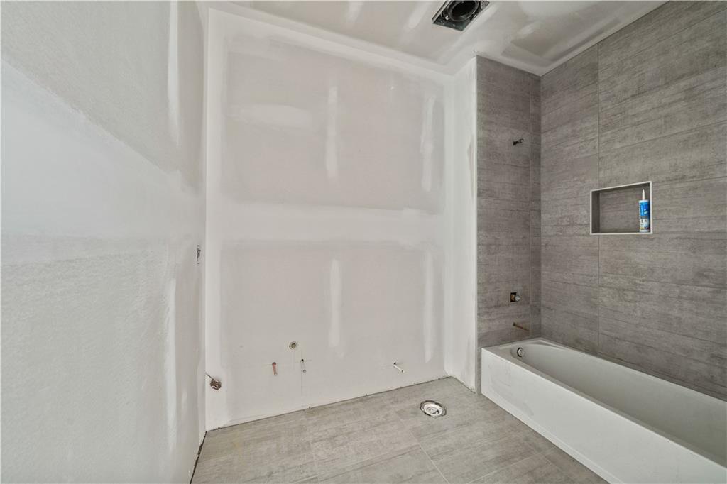 1210 W 48th Street
