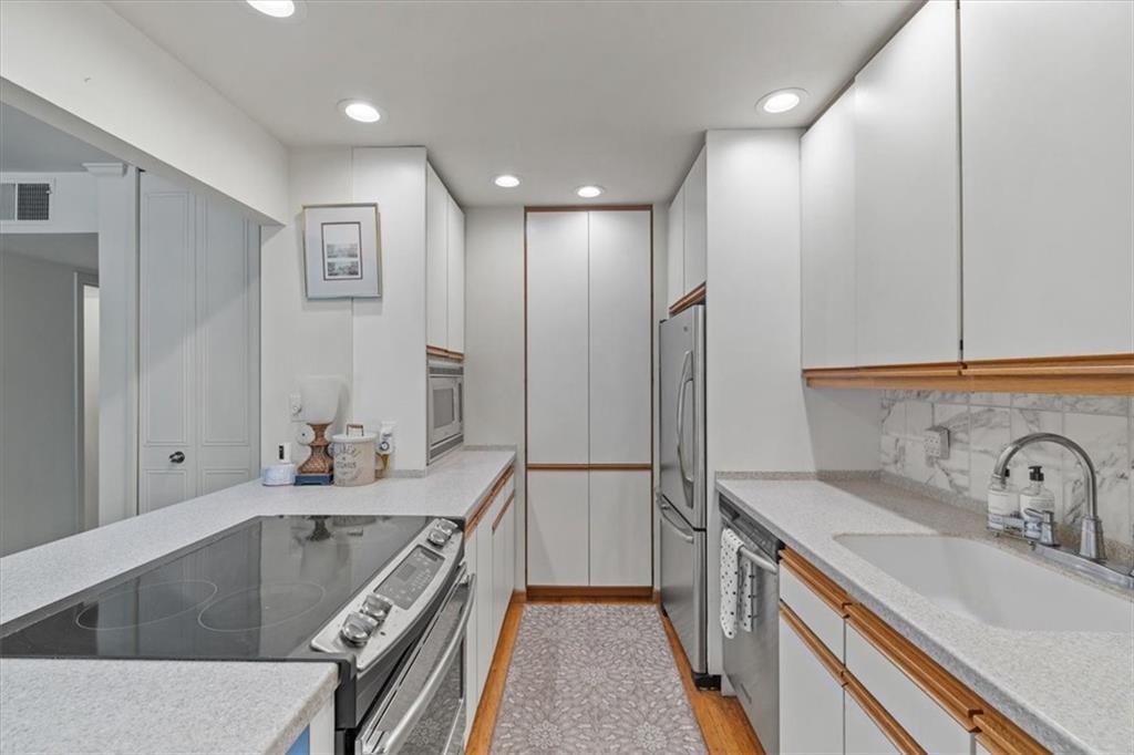 5137 W 75th Street
