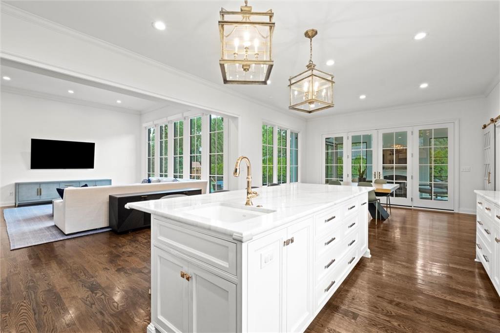 8605 Reinhardt Lane