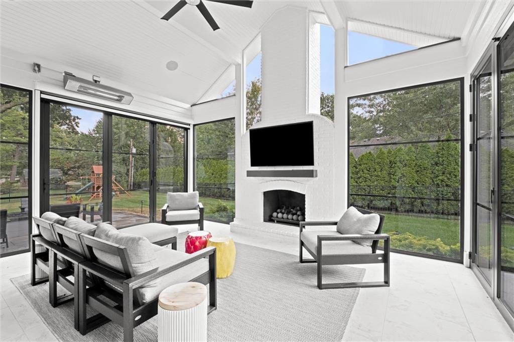 8605 Reinhardt Lane