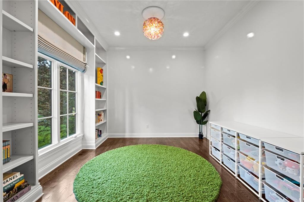 8605 Reinhardt Lane