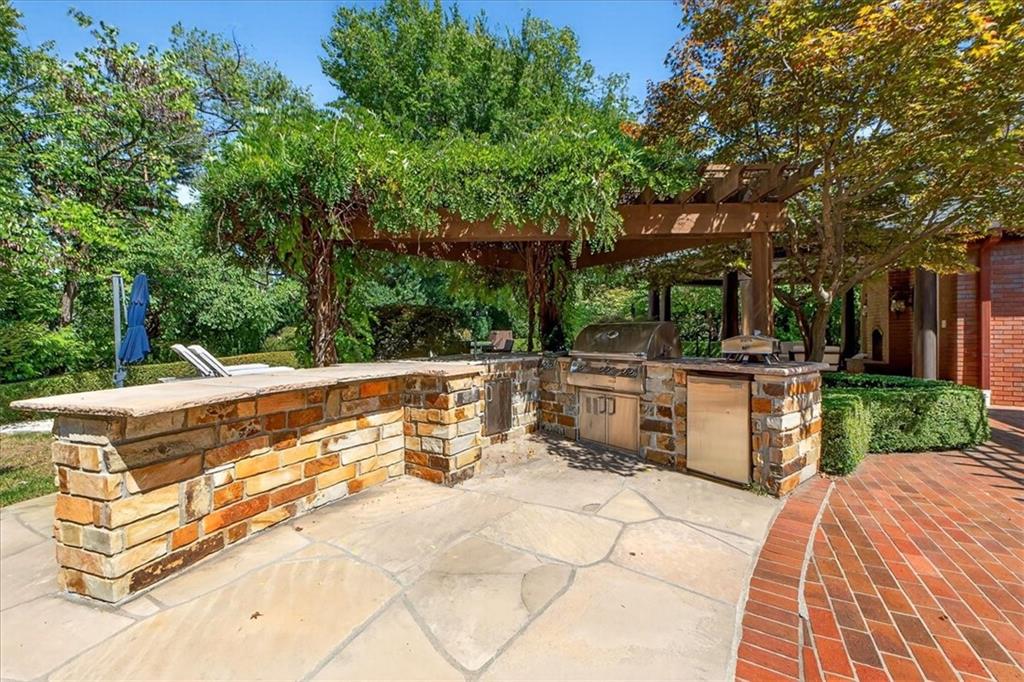 1236 W 57th Street