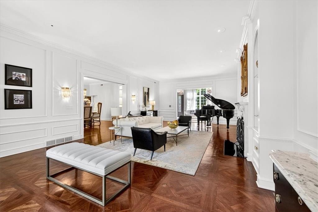 1236 W 57th Street