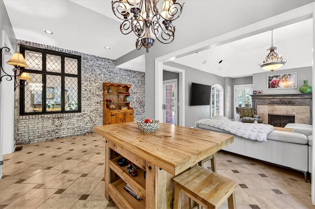 1236 W 57th Street