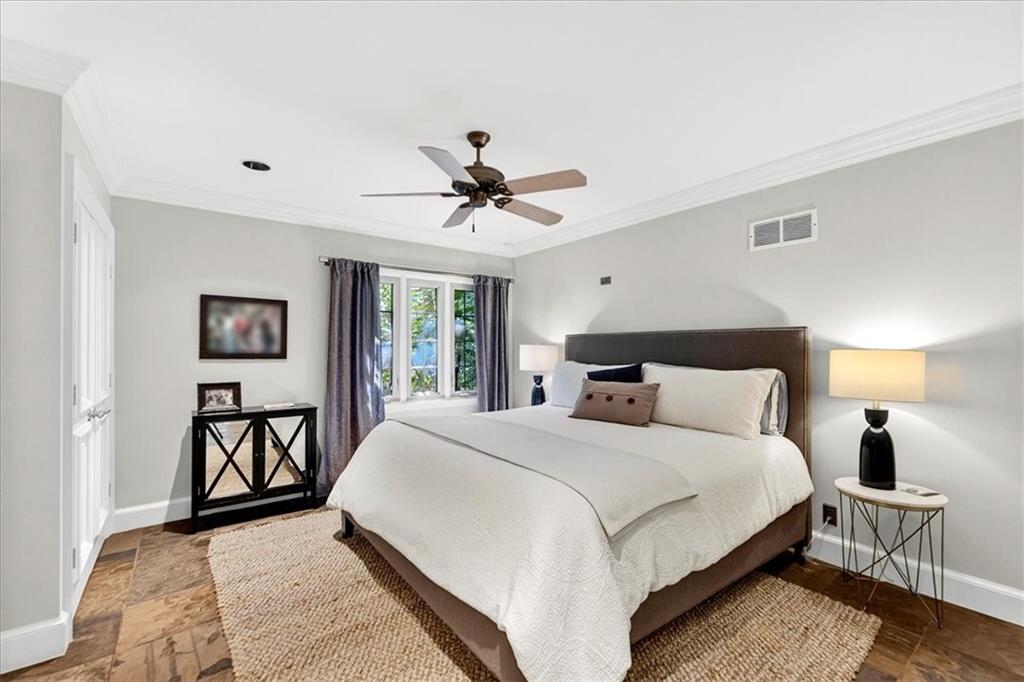 1236 W 57th Street