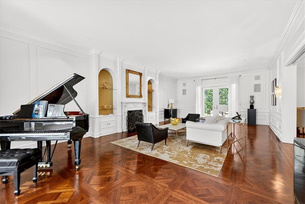 1236 W 57th Street