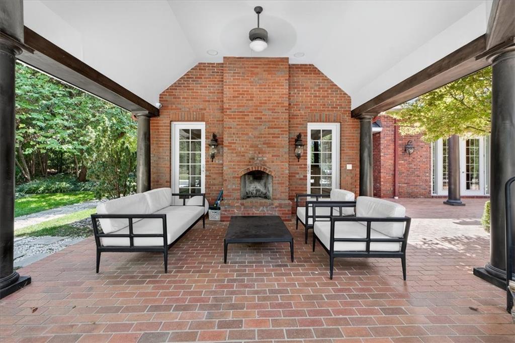 1236 W 57th Street