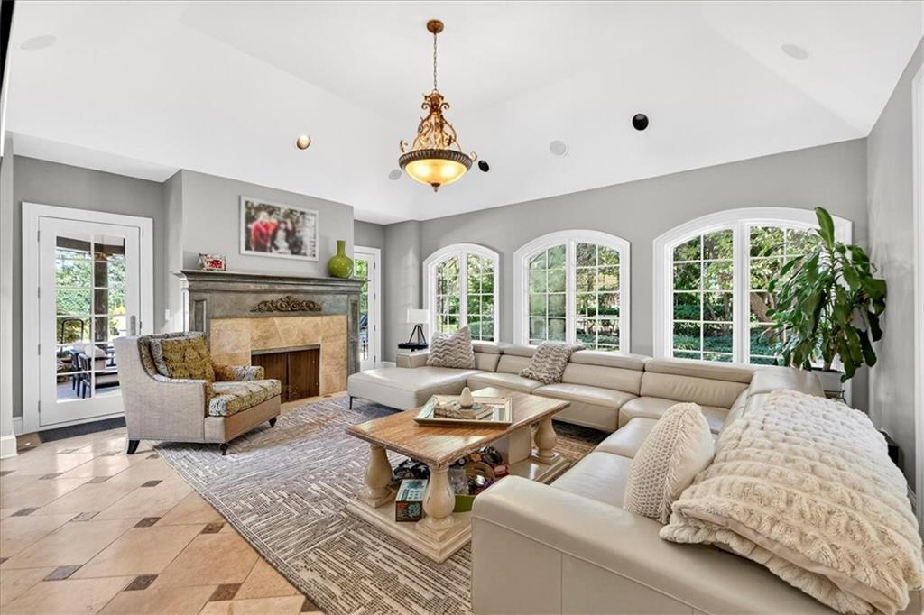 1236 W 57th Street