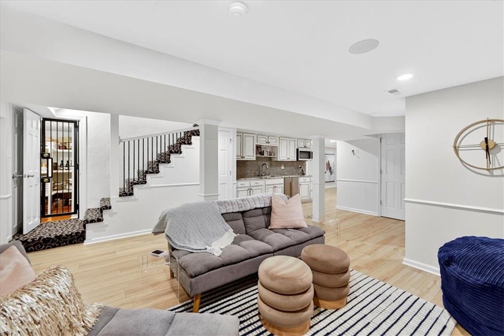 1236 W 57th Street