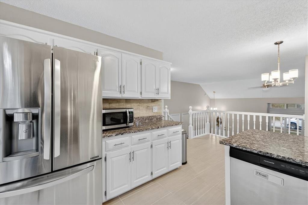 968 E Cavendish Trail