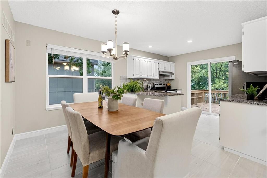 968 E Cavendish Trail