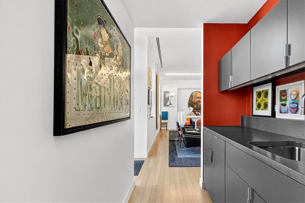 912 Baltimore Avenue Unit: 401/402