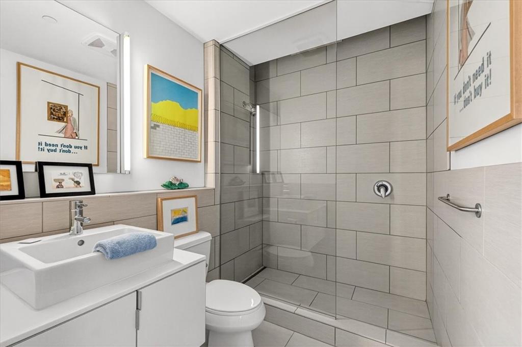 912 Baltimore Avenue Unit: 401/402