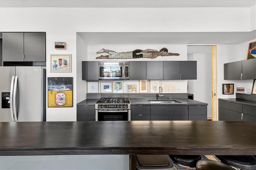 912 Baltimore Avenue Unit: 401/402