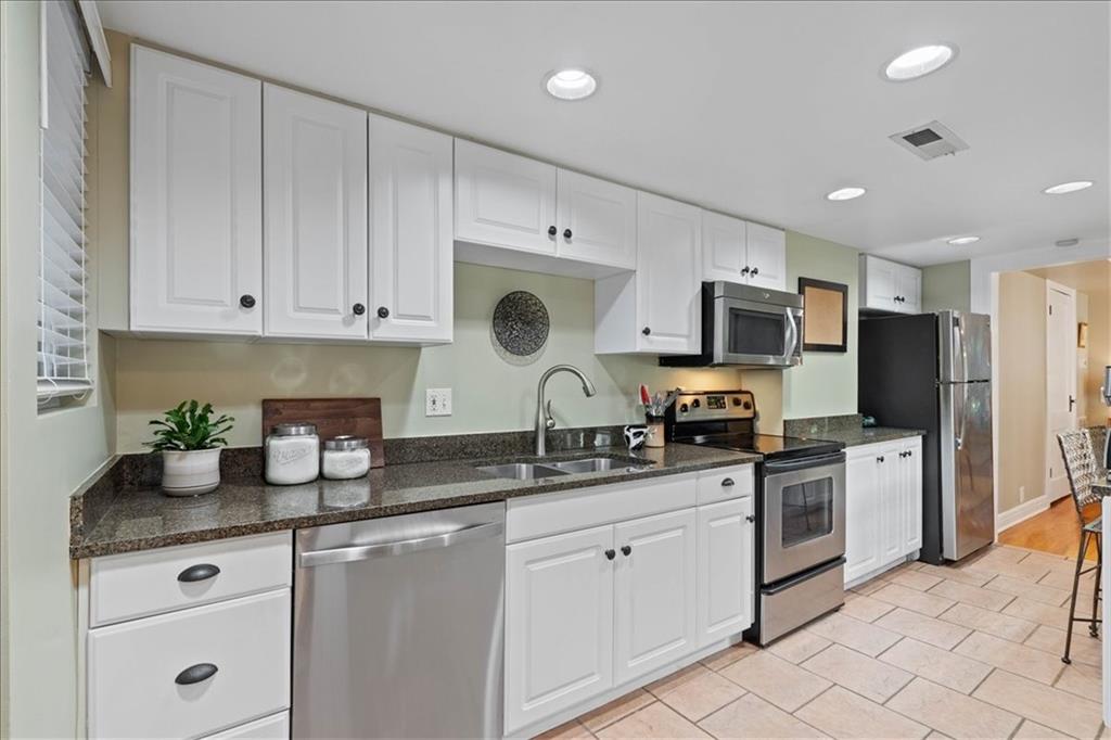 5129 Wyandotte Street Unit: 1