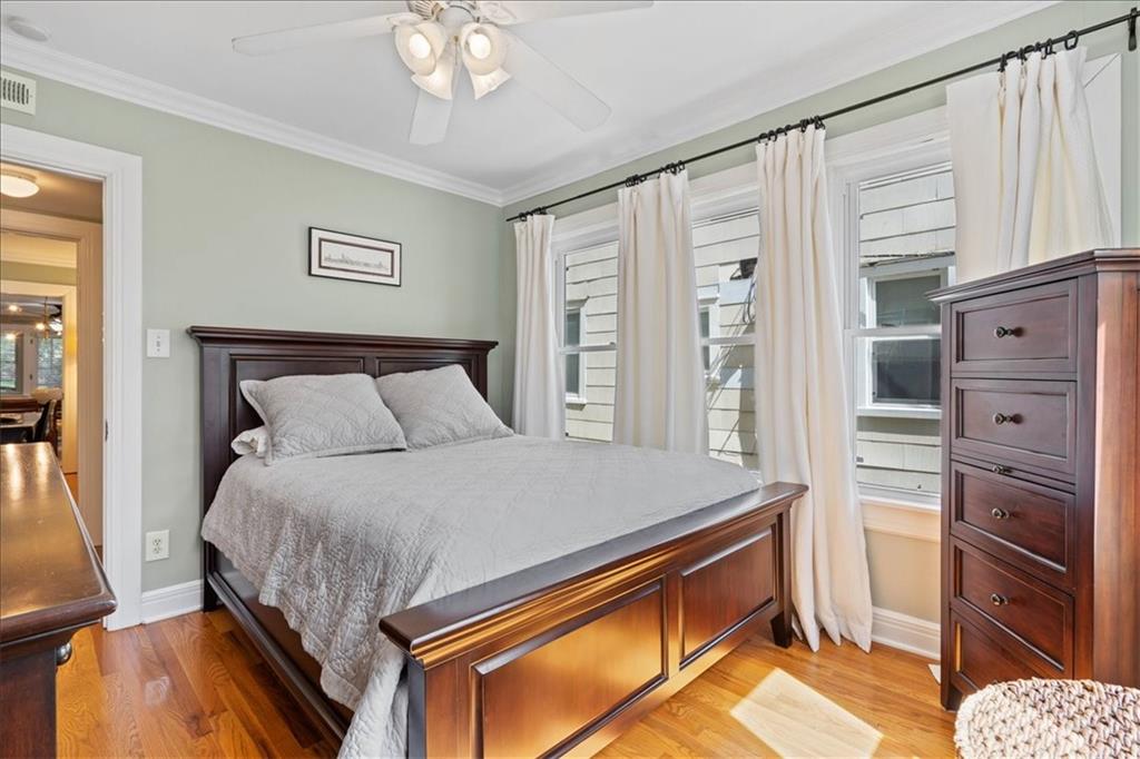 5129 Wyandotte Street Unit: 1