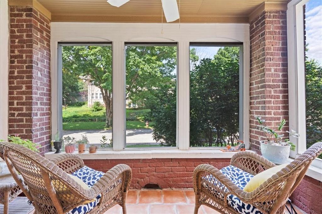 5129 Wyandotte Street Unit: 1