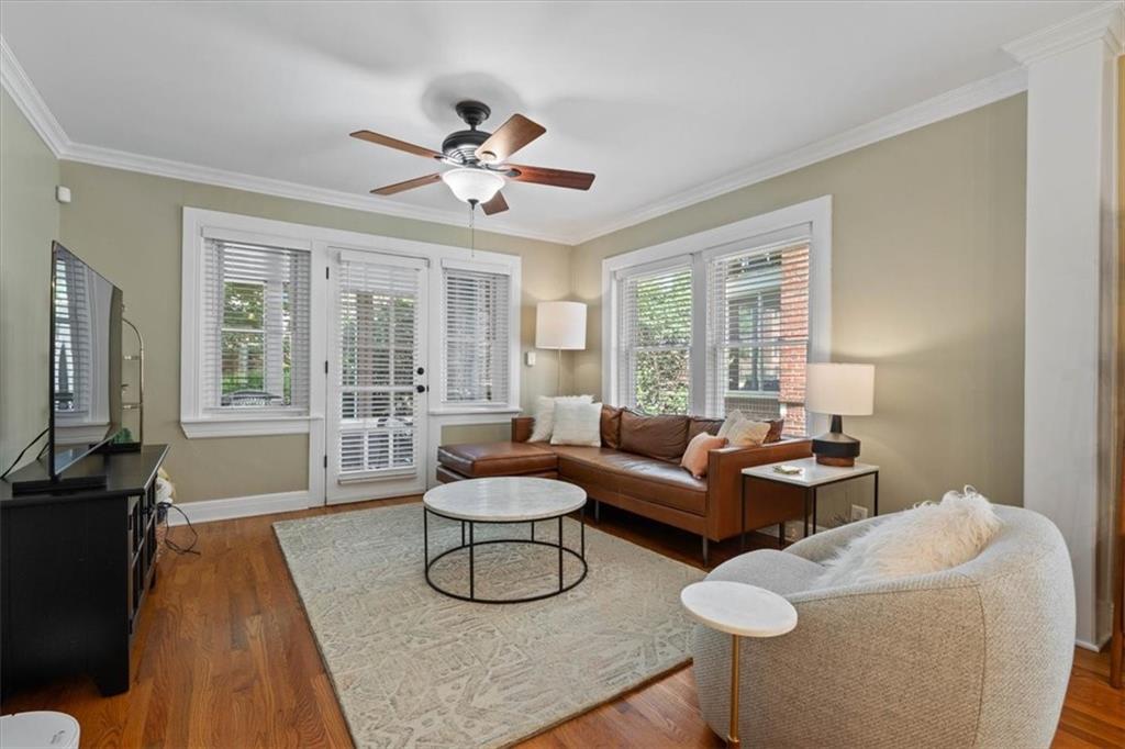 5129 Wyandotte Street Unit: 1