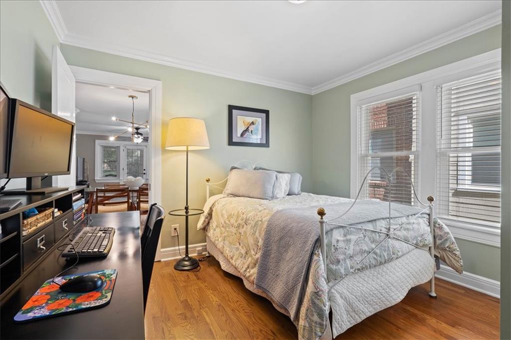 5129 Wyandotte Street Unit: 1