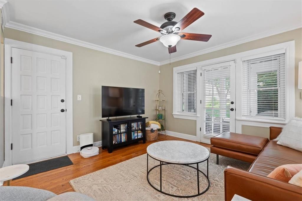 5129 Wyandotte Street Unit: 1